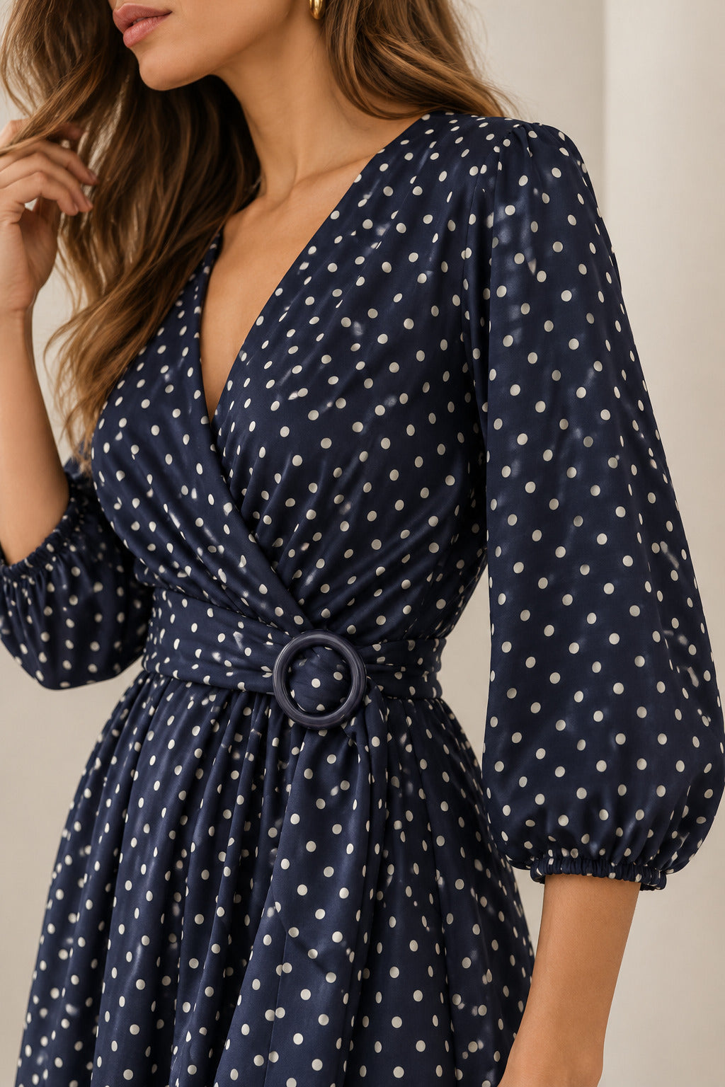 Rochie midi bleumarin cu buline și cordon în talie