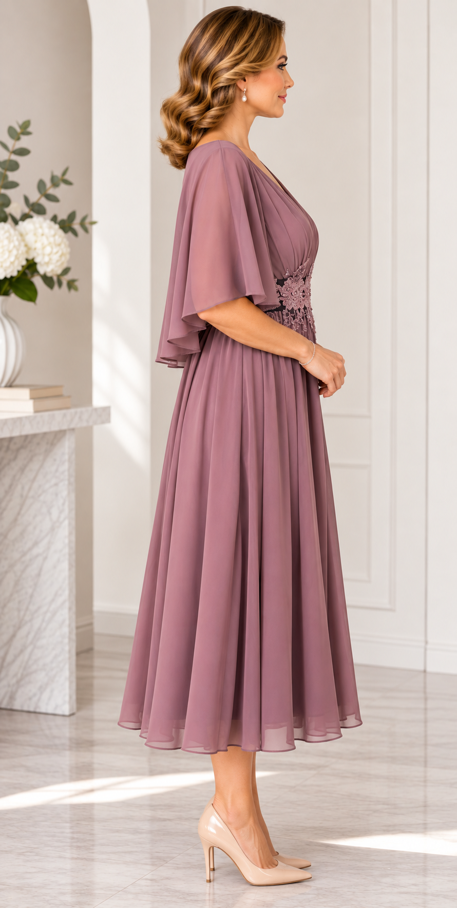 Rochie elegantă roz pudrat cu aplicație florală