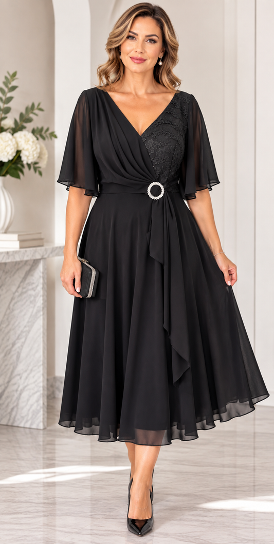 Rochie elegantă neagră cu dantelă și detaliu strălucitor